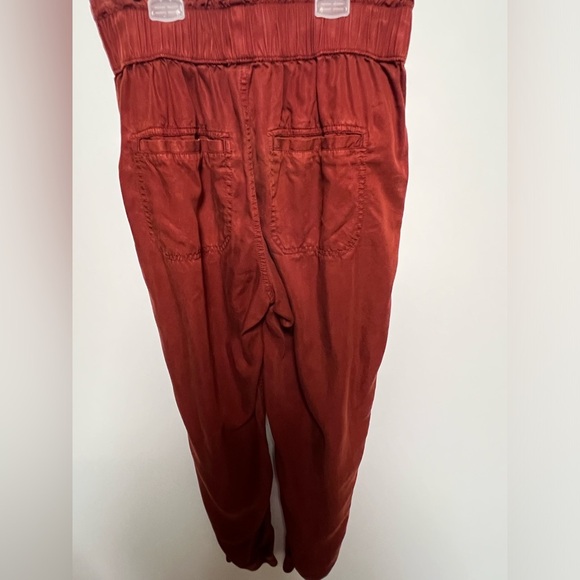 “SO” HIGH RISE UTILITY JOGGERS. SIZE M. RUST COLOR - Picture 3 of 8